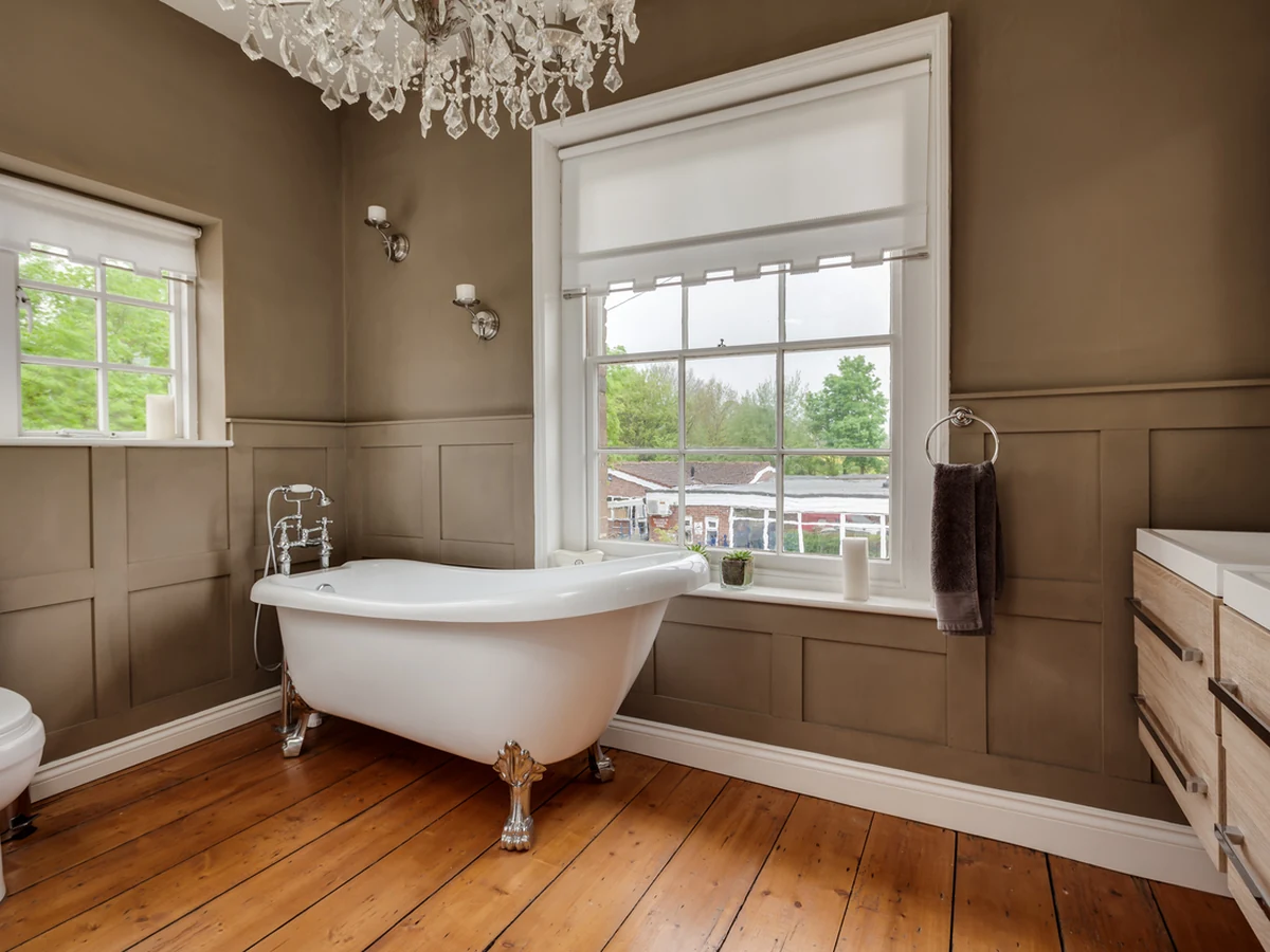 bathroom-painting-traditional-victorian-bathroom-altrincham-decorators Bathroom painting in Altrincham - traditional Victorian bathroom painted by Altrincham Decorators