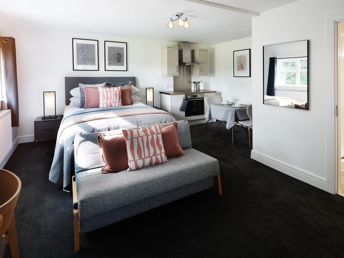 bedroom-painting-studio-suite-double-altrincham-decorators Double bedroom studio suite freshly decorated in Altrincham