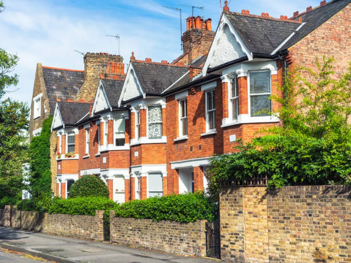 exterior-painting-victorian-red-brick-altrincham-decorators-3 Victorian red brick terrace exterior painting in Altrincham